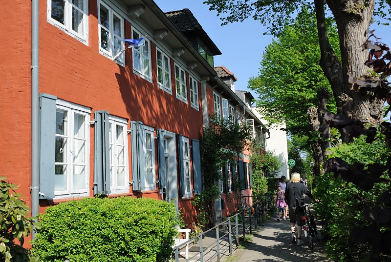 37_3071 Fotos aus Hamburg Oevelgönne - Häuserzeile am Elbuferweg | Oevelgoenne + Elbstrand.